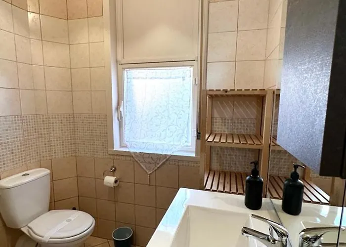 Il Rifugio Storico In Piazza אוגוסטה